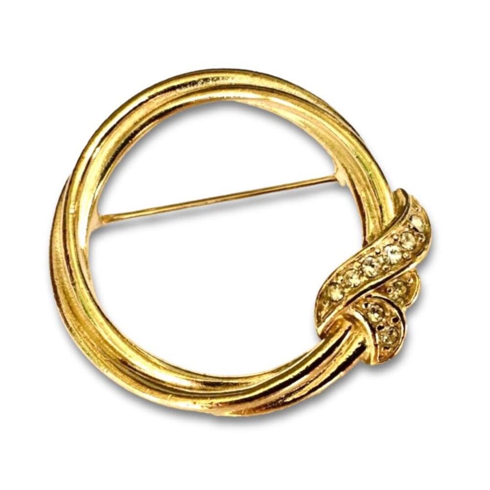 TRIFARI vtg gold-tone rhinestone circle brooch